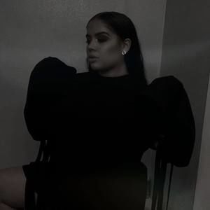 Meet your Posher, Selena